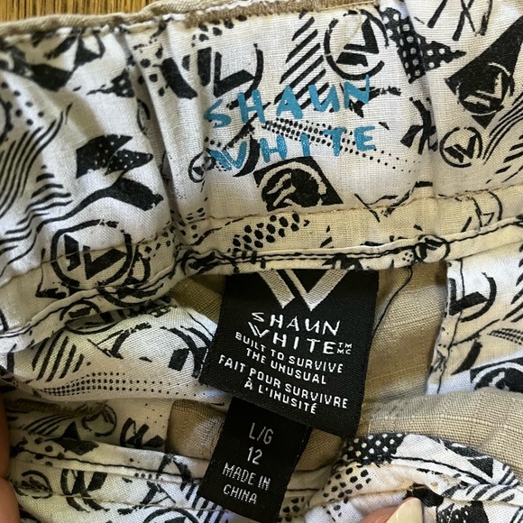 Shaun White Cargo Shorts - Picture 3 of 4